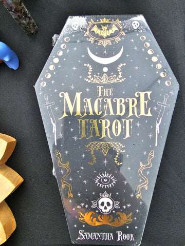 Macabre Tarot deck