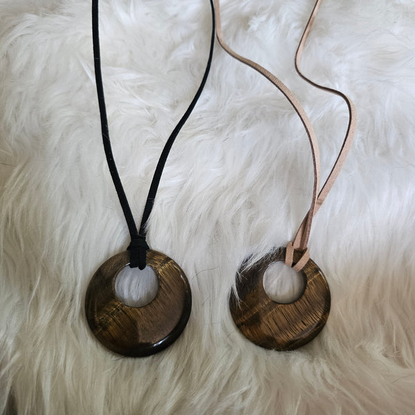 Pendant necklaces